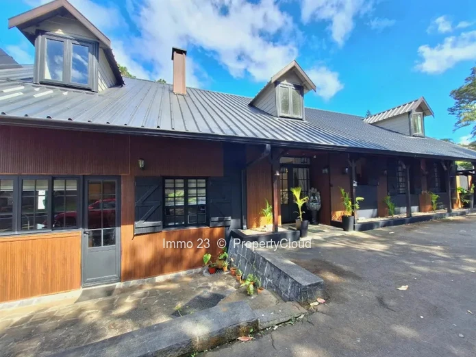 Maisons / Villas - 5 chambres - Curepipe