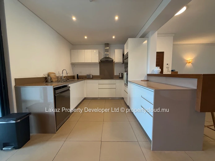 Spacious 2 bedrooms Apartment for rent in Azuri Roches Noires
