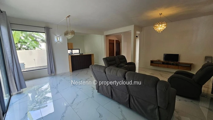 Maison moderne de 2 chambres avec bureau 