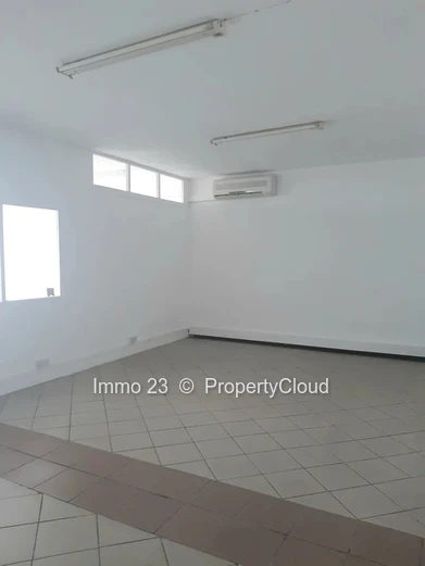 Office - 126m2 - Quatre Bornes - Ref. BU53960LO