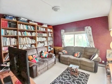 9 Bedroom Villa