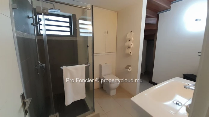 Bloc of apartments for sale in Albion - Ideal for investment