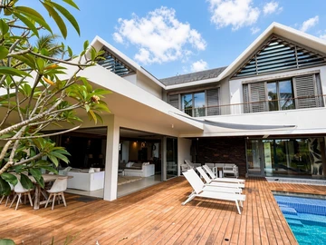 5 Bedroom Villa