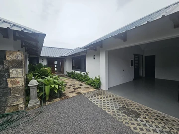 4 Bedroom House