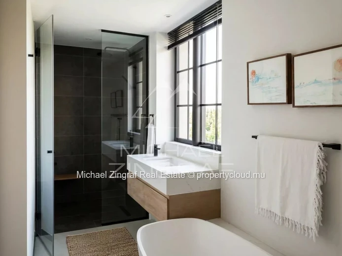 Luxury Penthouse with Sea Views – Pointe aux Canonniers