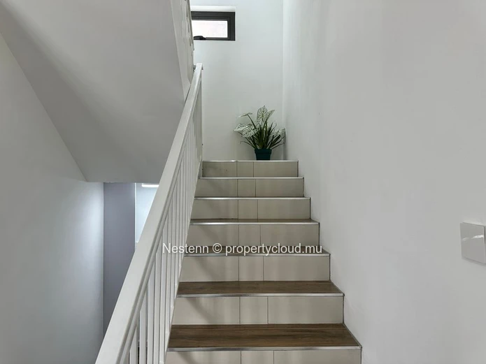 Magnifique Duplex de 4 Chambres avec Piscine Privée à Trou aux Biches