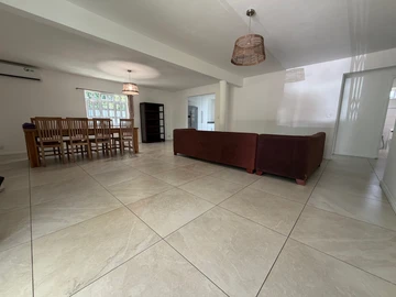 5 Bedroom Villa