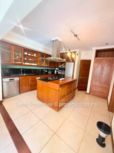 FOR RENT | 1-Bedroom En-Suite Villa with Private Pool – Grand Baie
