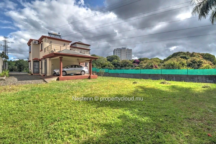 4 bedroom house of 168 m2, on a plot of 467 m2