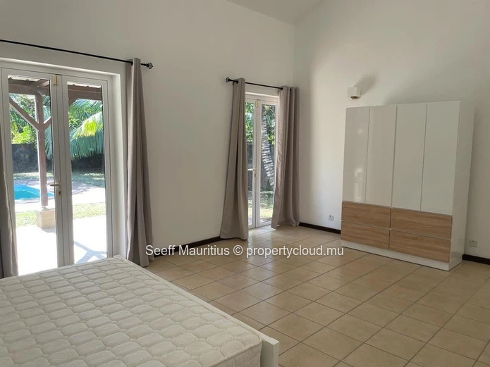 Charmante maison familiale avec jardin, piscine et arbres fruitiers à Roches Noires