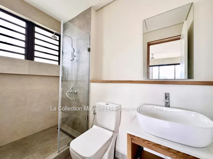 Apartment I Black River I Beachfront