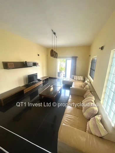 FURNISHED FAMILY VILLA FOR SALE – Grand Baie / Péreybère –