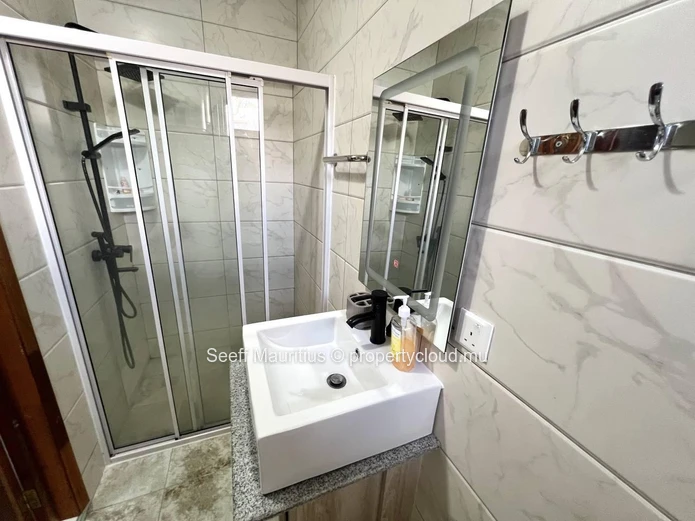 Turnkey 3-BR Apartment | Rooftop Pool & Gym | Flic en Flac