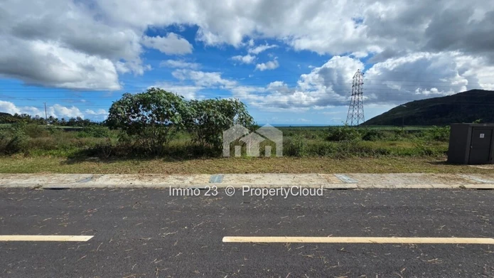 Terrain au Lotissement Pierrefonds, Gated Community