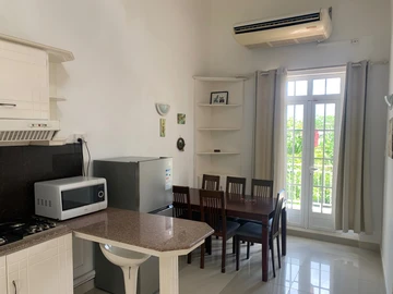8 Bedroom Apartment