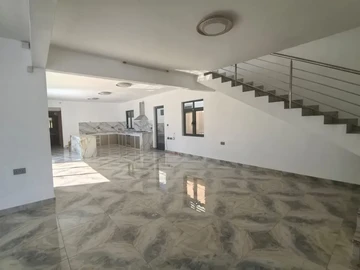 5 Bedroom Villa