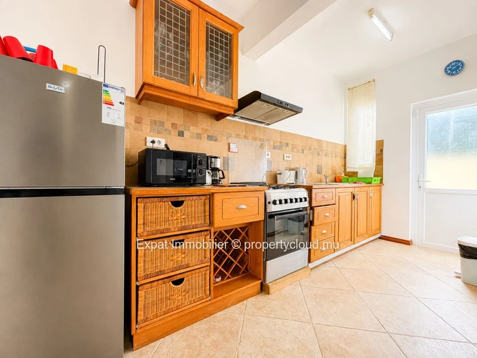 2-Bedroom Ensuite Duplex with Shared Pool – For Rent in Flic-en-Flac