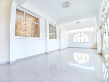 8 Bedroom House