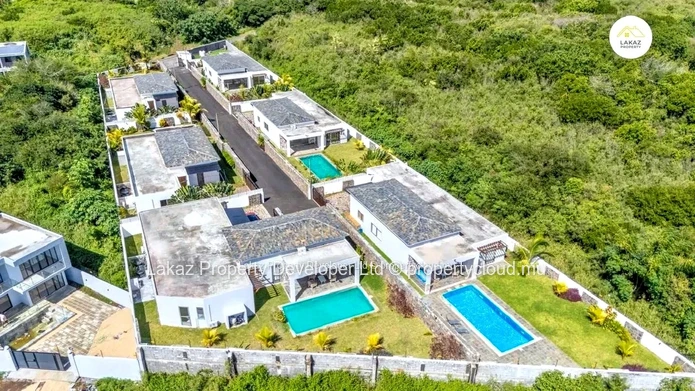 House / Villa - 3 Bedrooms - 240 m²