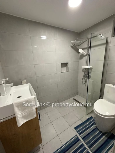 Beautiful 3 bedroom apartment close to amenities 