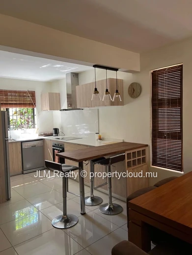 Appartement de 3 Chambres à deux minutes de la plage à Louer à Rivière Noire, Ile Maurice