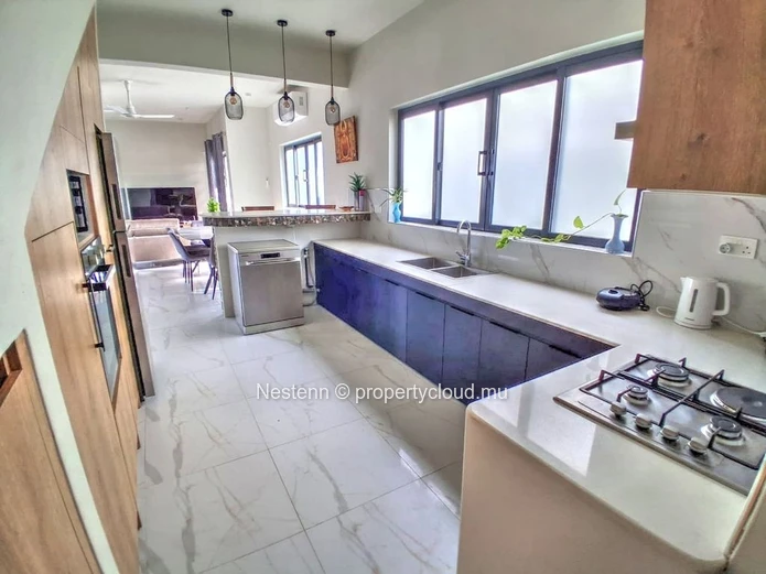 Villa contemporaine 4 chambres avec piscine 