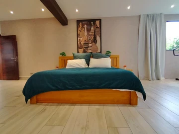 5 Bedroom Villa