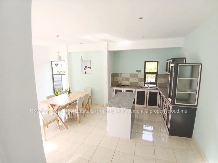  A Vente - Maison exquise à Pointe aux Biches | MUR 11.5M 
