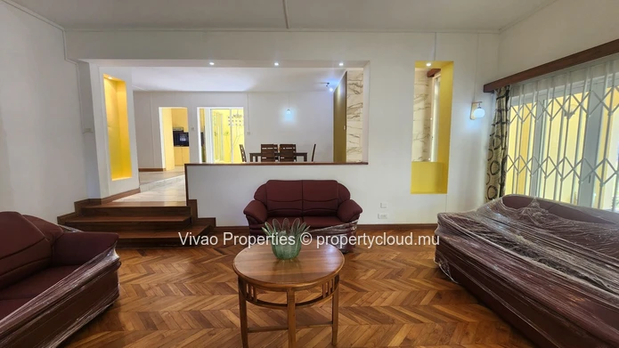Maison meublée de 5 chambres à louer à Beau Bassin
