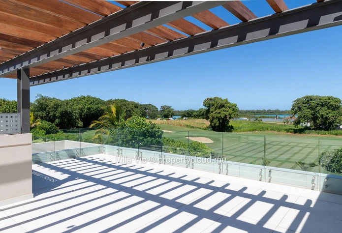 Beau Champ - Luxurious 4-bedroom duplex with golf and sea views
