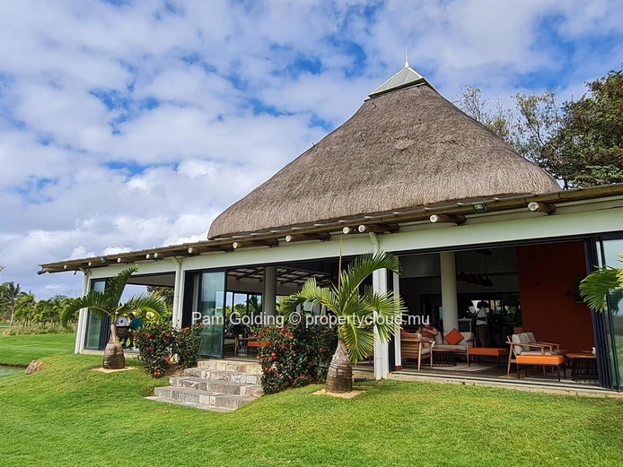 Vivez l’élégance tropicale : villa 4 chambres à Azuri Ocean & Golf Village