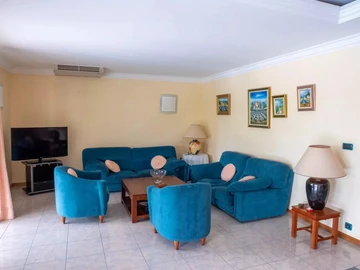 5 Bedroom Villa