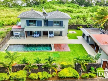 Luxury Gated Villa For Sale in Vieux Grand Port Coral Residence