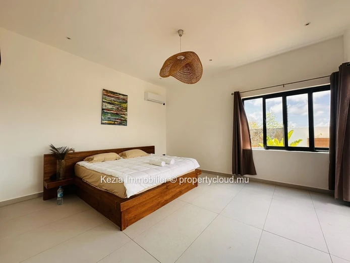 Contemporary Villa With Balinese Charm