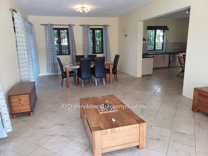 Beautiful 4 bedroom villa with pool and huge garden in Calodyne