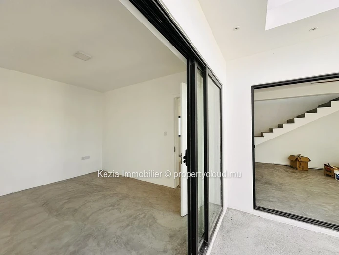 New Contemporary Villa With Swimming Pool