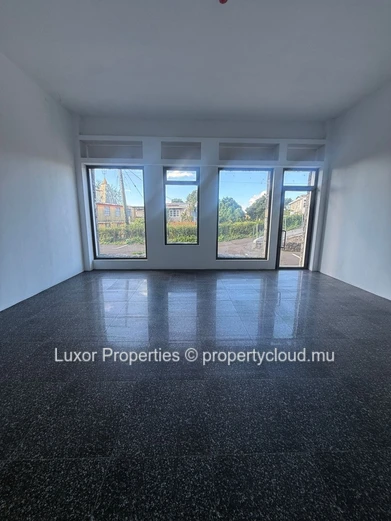 Espace Commercial À Louer À Curepipe