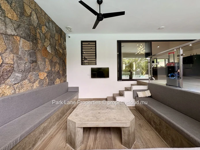 Modern Luxury Villa with Mountain Views and Private Pool in Tamarin