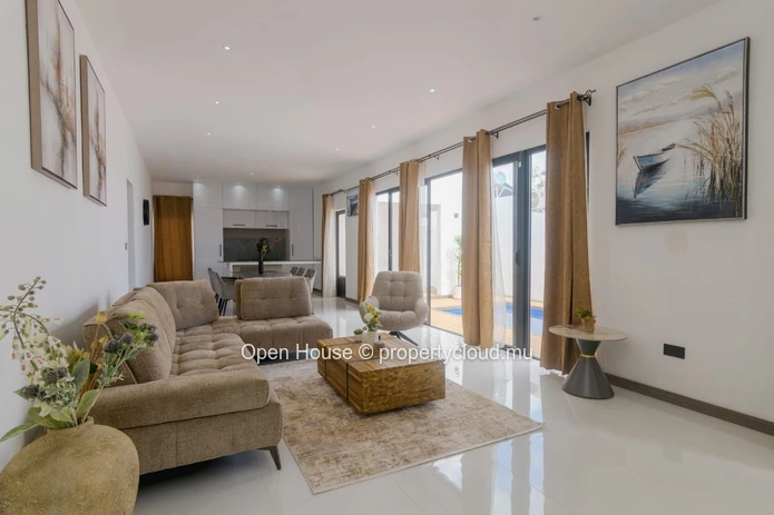 A LOUER - Villa - Grand Baie, 128m², 3 chambres, piscine privée, meublée, climatisée, à Rs 175.000