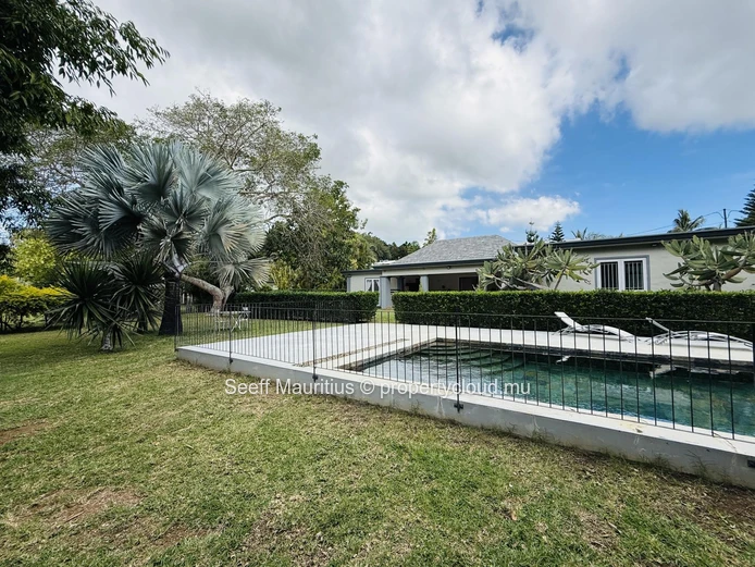 Exceptional 4-Bedroom Ensuite House on an Expansive Estate