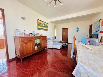 6 Bedroom House