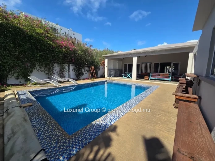 Villa For Rent In Pointe Aux Cannoniers – 4 Bedrooms With Private Pool