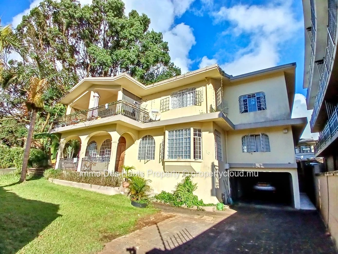 Furnished House of 10 Bedrooms for sale Lees street Curepipe 