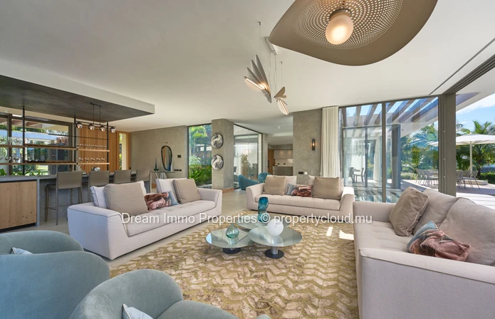 Exceptional 5-bedroom villa with beautiful sea views in the heart of Anahita Golf & Spa Resort – Mauritius