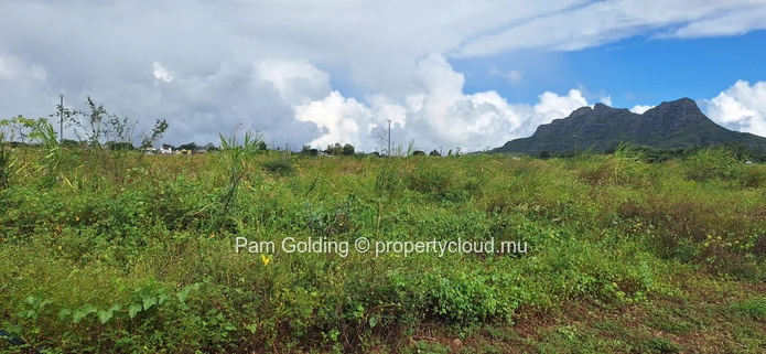Exclusive Gated Residential Plot in Lotissement Pierrefonds – Your Dream Home Awaits!