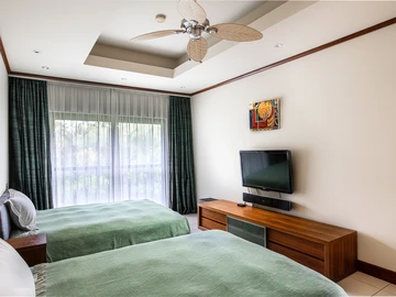 5 Bedroom Villa