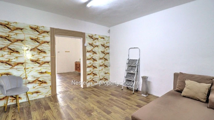 Spacious 4-Bedroom House for Sale in Phoenix – Great Family Opportunity!