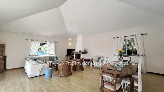 Large Family House for sale in Floréal 