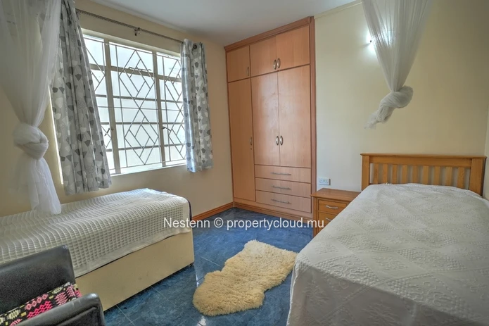 Charming 4-bedroom house in second row 