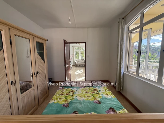 Appartement moderne meublé de 3 chambres au cœur de Flacq avec des espaces de vie spacieux - Rs 22,000 pm